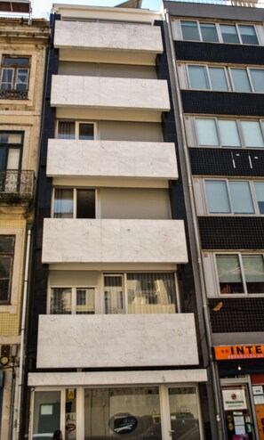 Exterior detail - portodouro Santa Catarina  (PORTO)