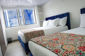 Quarto casal ou duplo clássico | Quartos à prova de som, Wi-Fi de cortesia