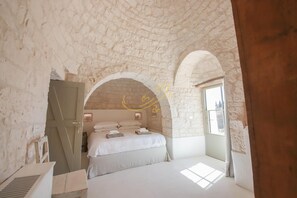 Villa | 4 bedrooms - TD I Coni di Pinur Trulli With Scenic Valley View (Martina Franca)