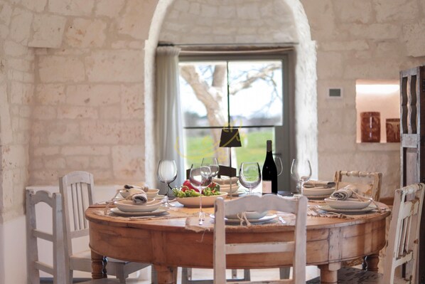 Villa | 4 bedrooms - TD I Coni di Pinur Trulli With Scenic Valley View (Martina Franca)