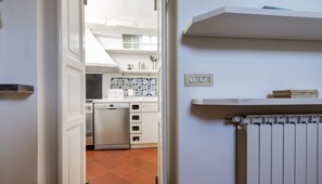 Appartement (1 Bedroom) | Privékeuken | Een oven, een kinderstoel