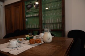 Tägliches inbegriffenes Frühstücksbuffet
