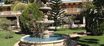 HOTEL CUATRO CAMINOS