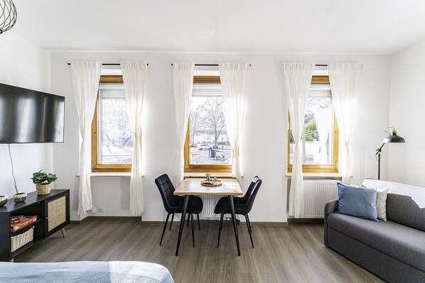 Smart TV, video games