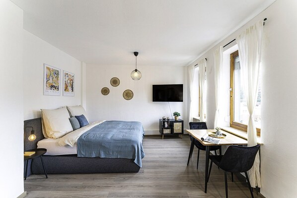 1 habitación, tabla de planchar con plancha, wifi y ropa de cama 
