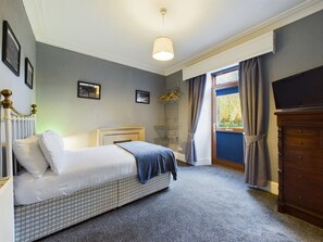 7 bedrooms, desk, wheelchair access - Voe House! (SHETLAND)
