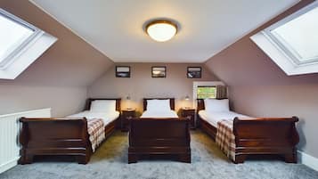7 slaapkamers, een bureau, rolstoeltoegang