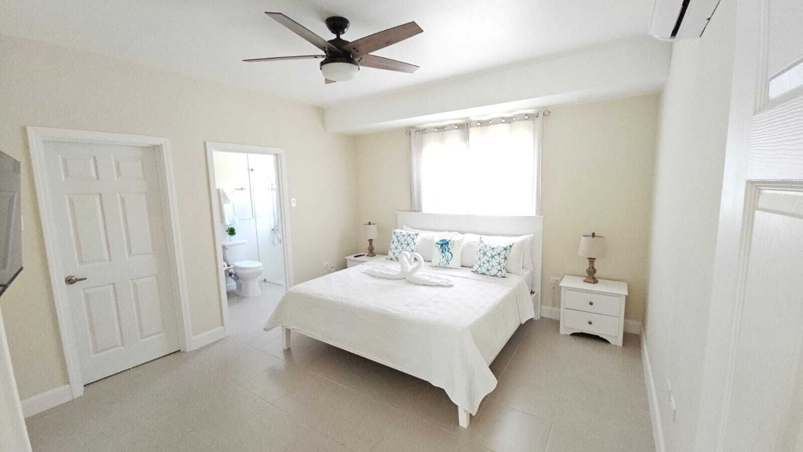 3 habitaciones, tabla de planchar con plancha y wifi gratis 