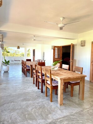 32-inch flat-screen TV with digital channels - Casa flor vista al mar (Las Galeras)