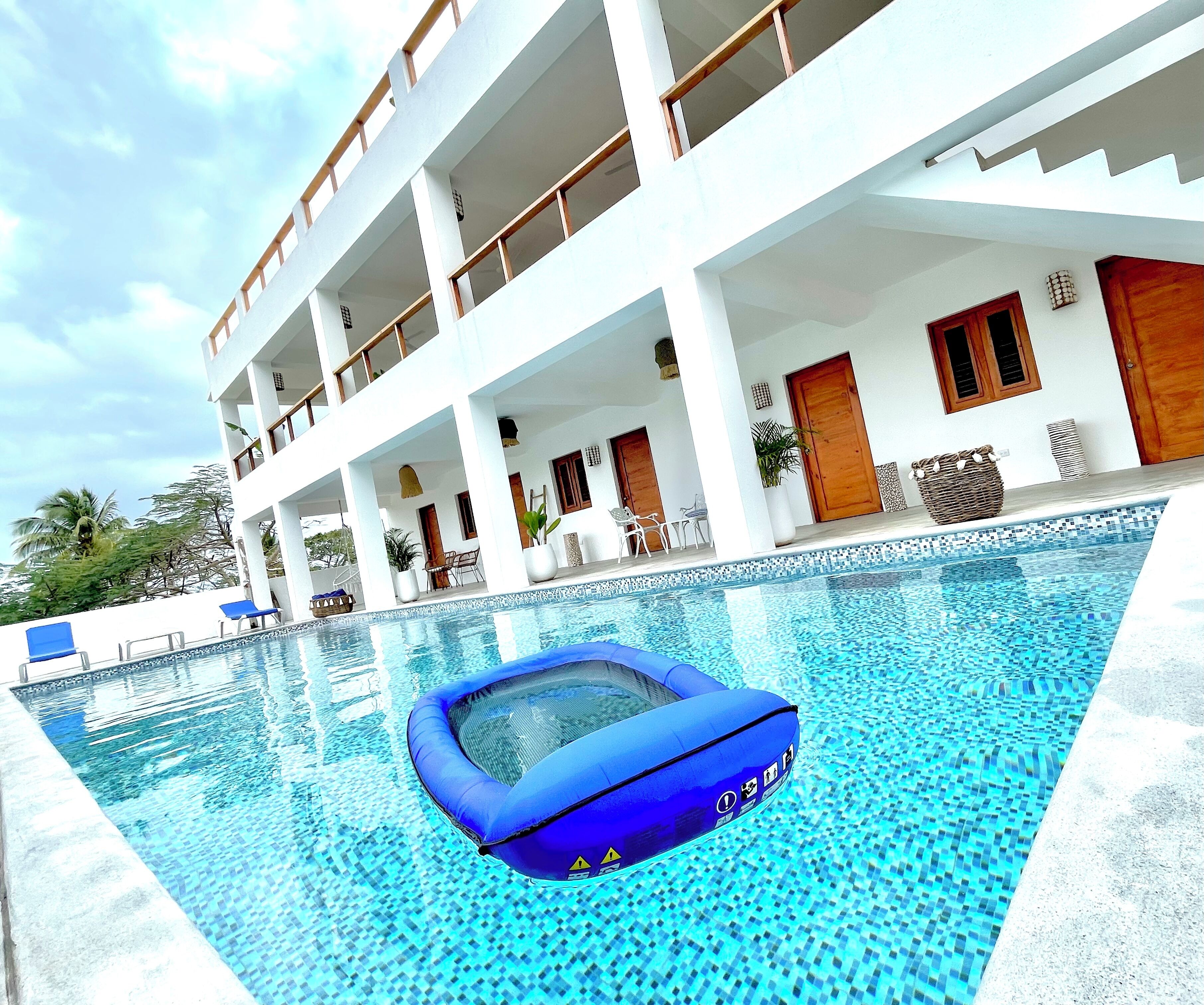 Hồ bơi ngoài trời 