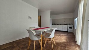 Dining - COMPLEJO RAICES PATAGONICAS DUPLEX CALLE LOS PRUNUS (Dina Huapi)