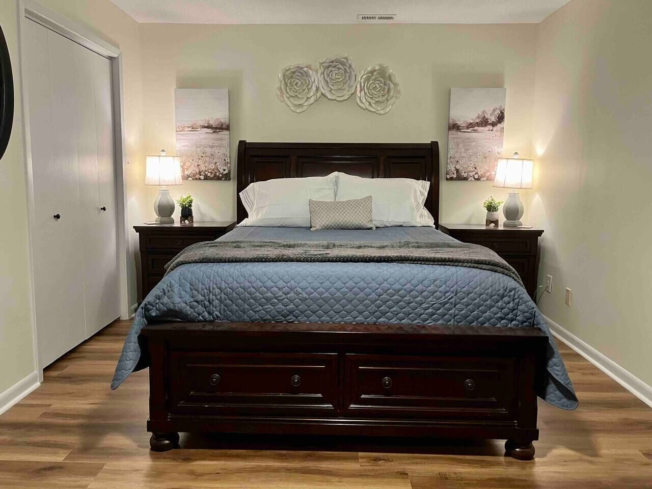 3 bedrooms, desk, iron/ironing board, free WiFi