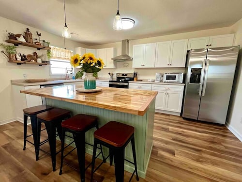 The Morning Glory - Country Cottage