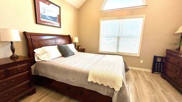 2 bedrooms, iron/ironing board, free WiFi, bed sheets