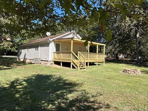 Wildflower Cottage : Country Home Near Town