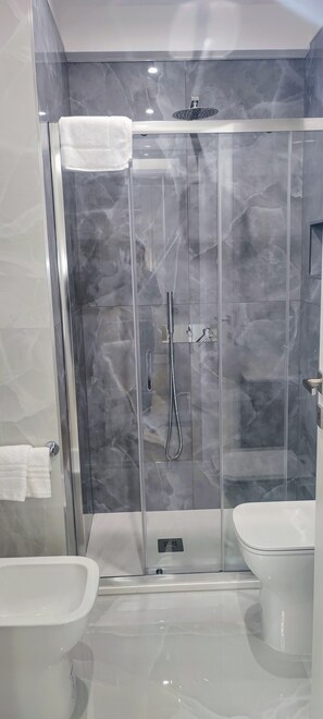 Dutxa i bidet