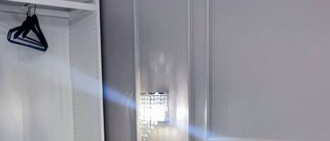 2 dormitorios, sábanas de algodón egipcio, ropa de cama de alta calidad