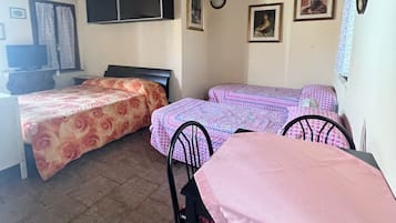 2 bedrooms, WiFi, bed sheets