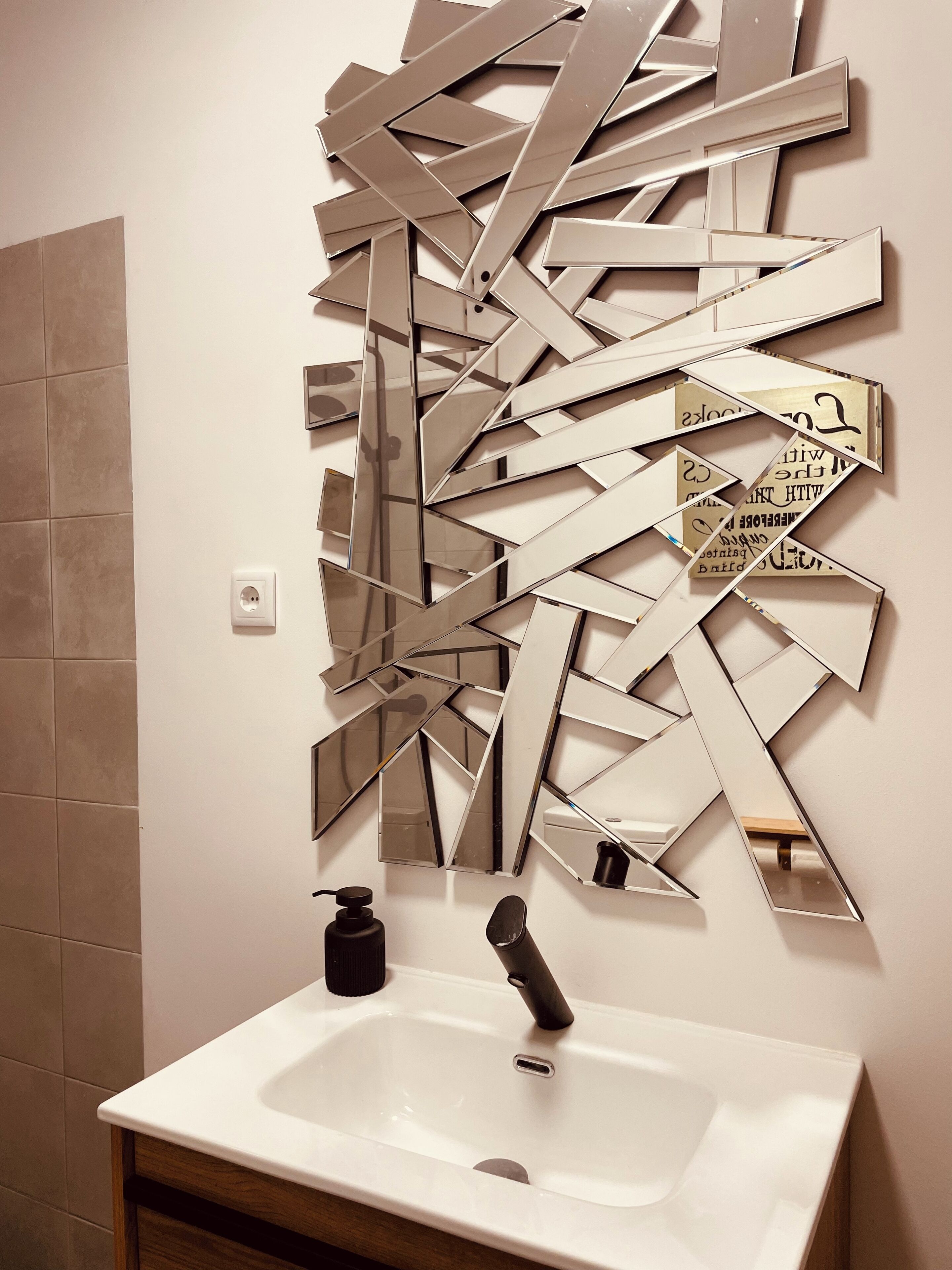 Shower, rainfall showerhead, hair dryer, towels