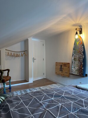Premium bedding, Select Comfort beds, individually decorated - Lisbon Soul Surf Camp (Cascais)