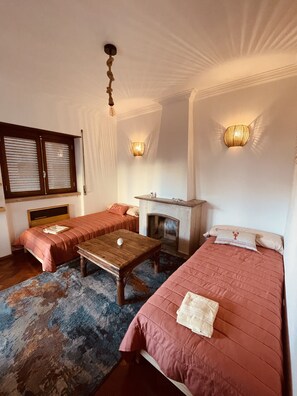 Chambre Deluxe Double ou avec lits jumeaux, 2 lits une place, vue cour intérieure