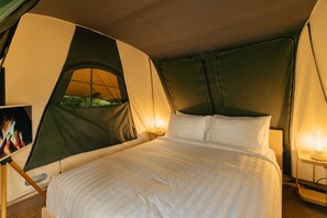 Tält Standard | Gratis produkter i minibar och värdeförvaringsskåp på rummet