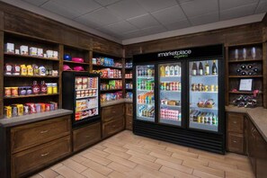 Gift shop - Marriott Ocean Watch Villas - Spacious resort villas in beautiful Myrtle Beach! (Myrtle Beach)
