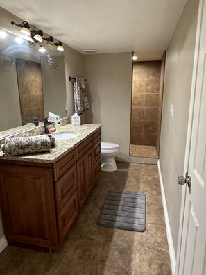 Shower, hair dryer, towels, soap - Immaculate 5-Bedroom Aurora Retreat — Luxury, Comfort & Colorado Adventure (Aurora)