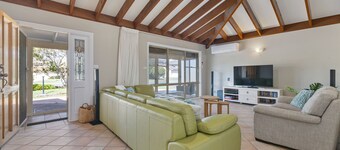 Occy's at Fingal Bay