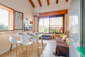 TV - La Tour Génoise - Front de mer -  Climatisé avec piscine partagée (L'Île-Rousse)