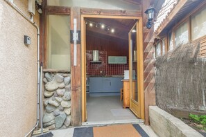 Exterior detail - La Piscine - Front de mer - Appt pour 6 climatisé avec piscine (L'Île-Rousse)