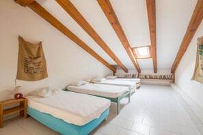 2 bedrooms, iron/ironing board, free WiFi, bed sheets - Le Rocher - Front de mer -  Appt pour 6 climatisé avec piscine (L'Île-Rousse)