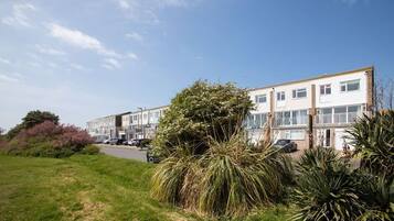 3 bedrooms, iron/ironing board