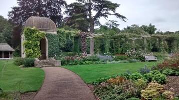 House | 2 bedrooms, desk, iron/ironing board, Internet