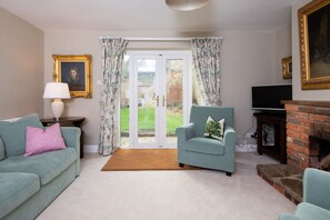 House | 2 bedrooms, desk, iron/ironing board, Internet