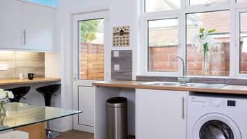 Nhà | 4 phòng ngủ, truy cập Internet tốc độ cao