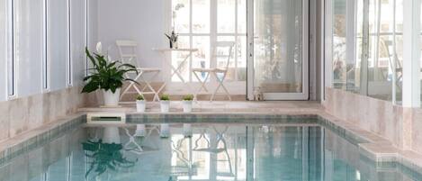 House | 4 bedrooms, desk, iron/ironing board, Internet