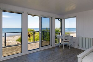House | 4 bedrooms, desk, iron/ironing board, Internet - Luxury Seafront Family Home - Indoor Pool (Chichester)