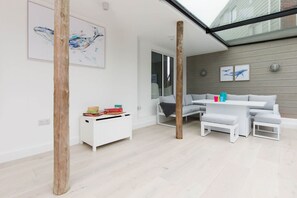 Hus | 4 sovrum, skrivbord, strykjärn/strykbräda och internet