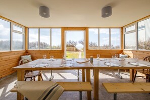 House - Bright Dreamy On the Beach Garden Balcony (Chichester)