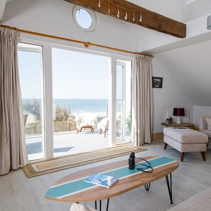 House - Bright Dreamy On the Beach Garden Balcony (Chichester)