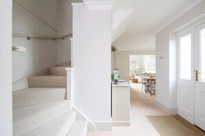 Casa | 3 quartos, escrivaninha, ferros/tábuas de passar roupa