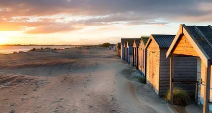 Stylish Cosy Annexe in Pretty Sailing Village