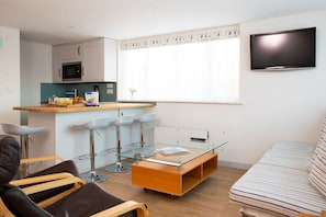 House - Stylish Cosy Annexe in Pretty Sailing Village (Chichester)