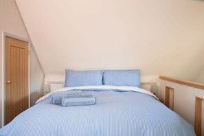 1 bedroom, Internet - Stylish Cosy Annexe in Pretty Sailing Village (Chichester)