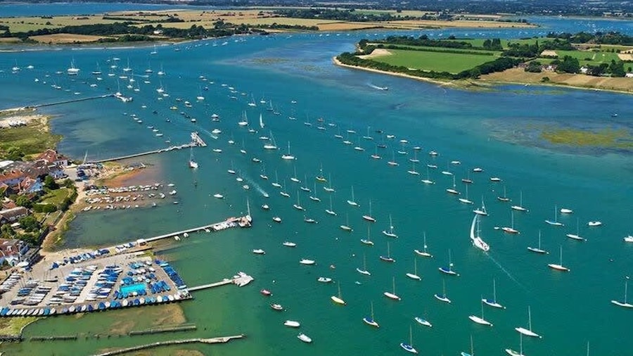 Stylish Cosy Annexe in Pretty Sailing Village