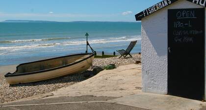 Luxury Penthouse Super King Bed 5 min to Beach