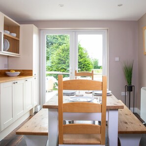 Ferienhaus | 4 Schlafzimmer, Schreibtisch, Bügeleisen/Bügelbrett, Internetzugang