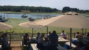 House | 3 bedrooms, iron/ironing board, Internet