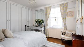 House | 3 bedrooms, iron/ironing board, Internet